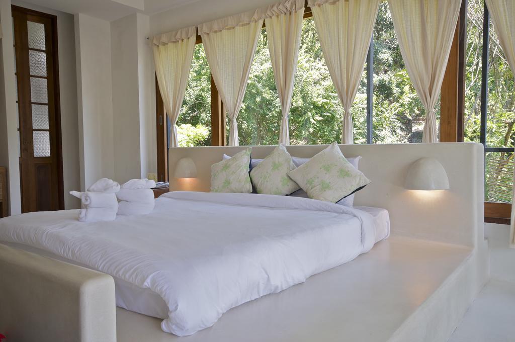 Pool Suite