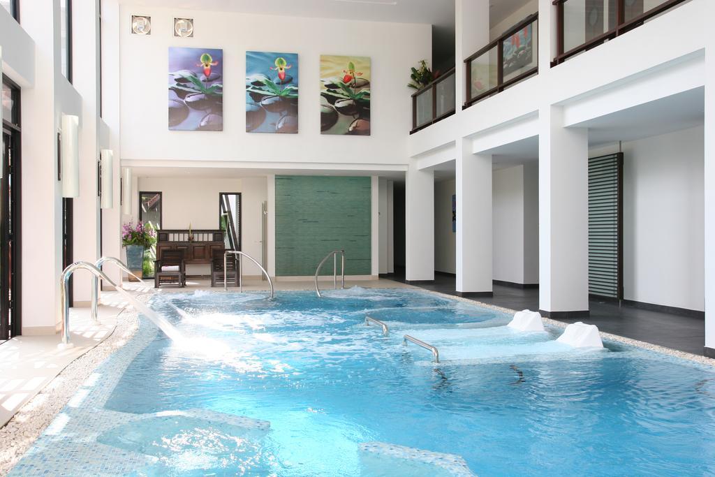 Deluxe Room + Hydrotherapy Pool 1 hrs