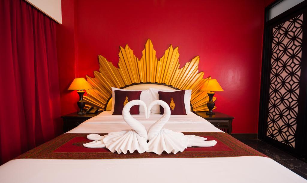 Scarlet Double Room