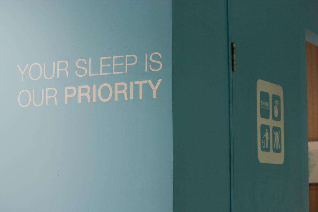 Single Room only 4 hrs Time of 01 am 0400 am