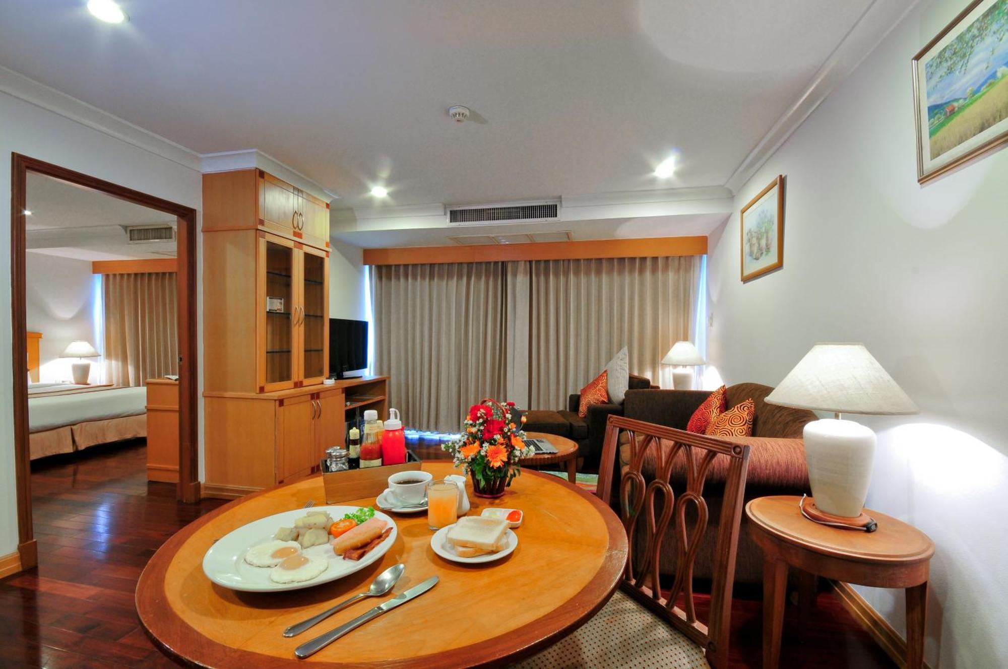 Executive Suite One-Bedroom Balcony