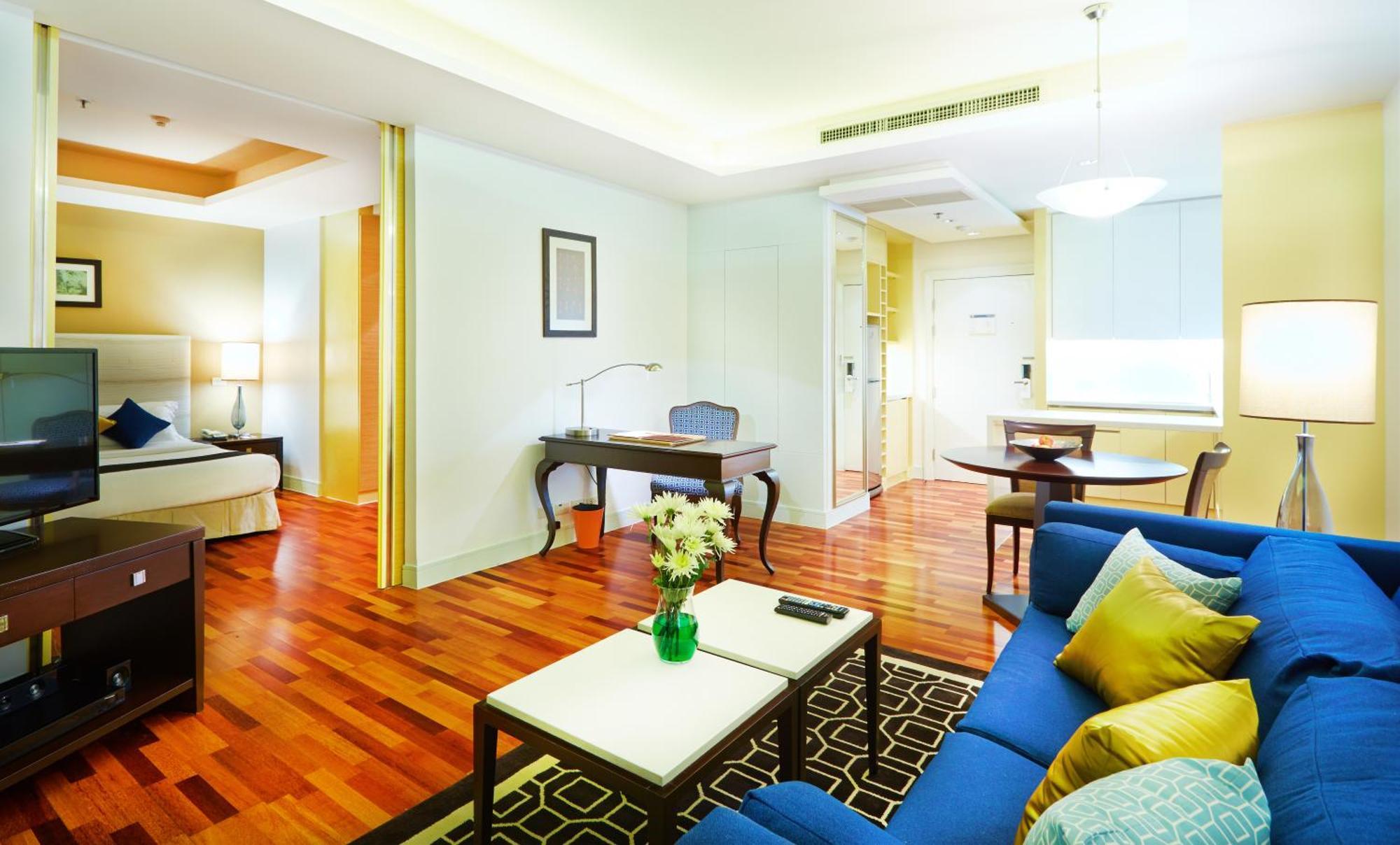 Deluxe One-Bedroom Apartment
