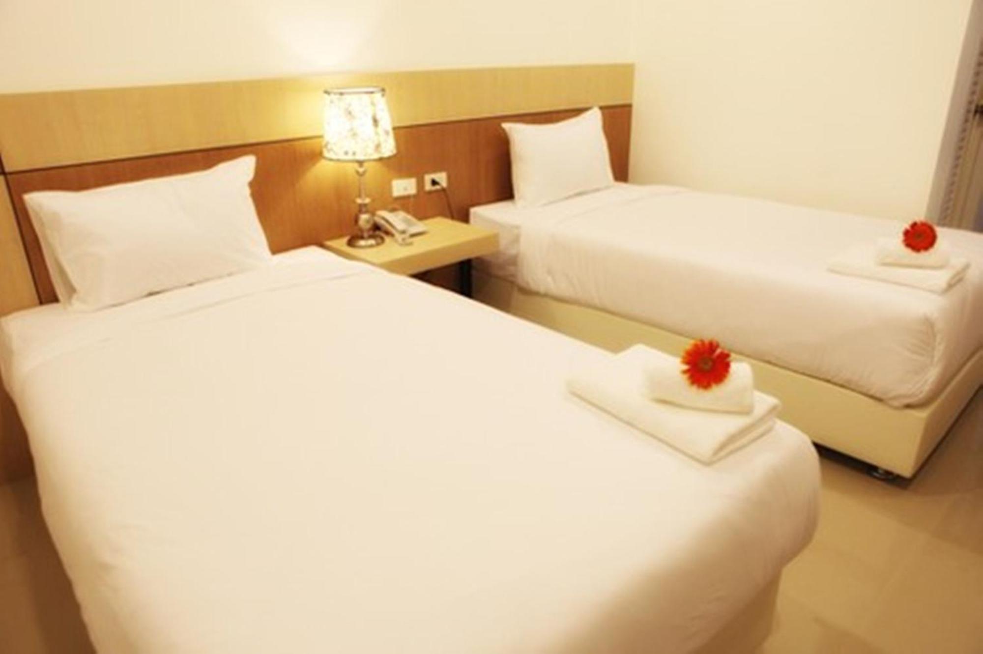 Standard Twin Room,288800668:JPEG
