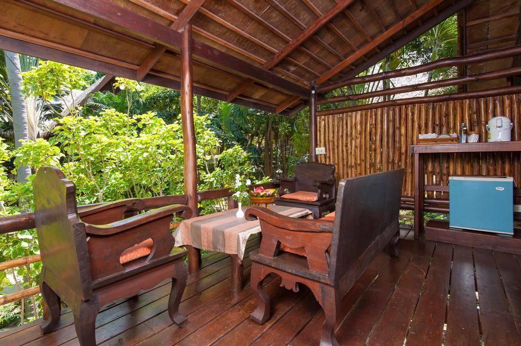 Family Room (2 Adults + 2 Children),703276765:JPEG