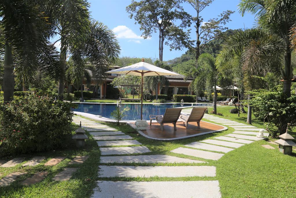 Deluxe Beach Suite