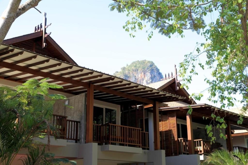 Grand Deluxe Double Room Sunset Wing