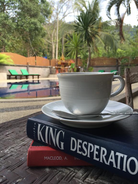 Family Room,380018797:JPEG