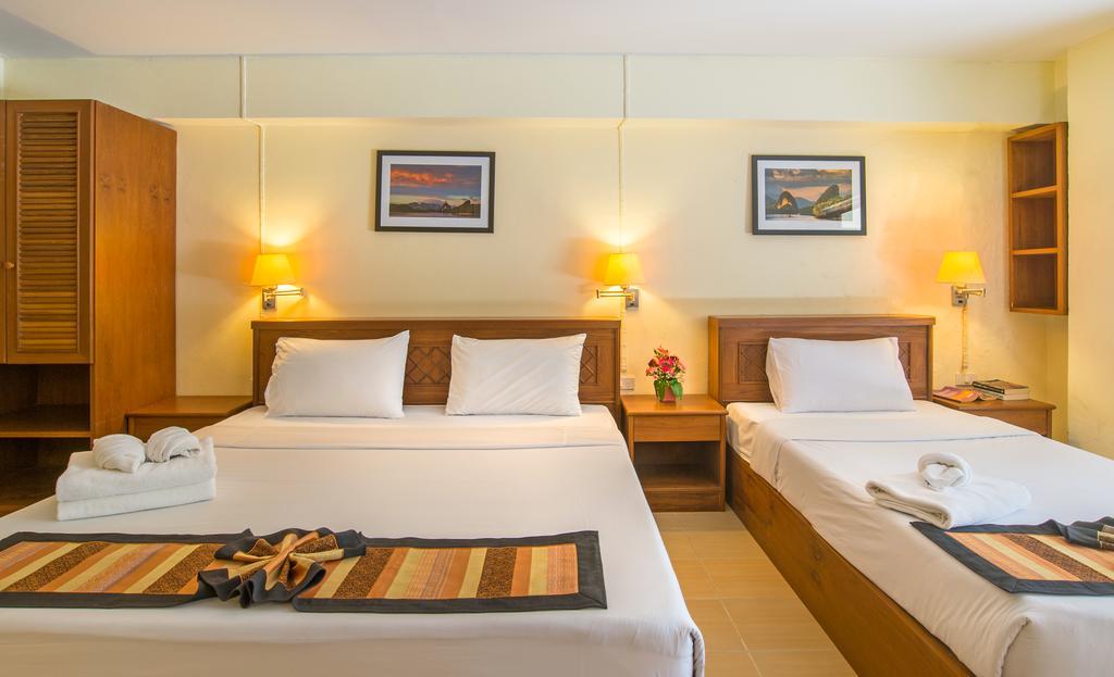 Triple Room with Garden View