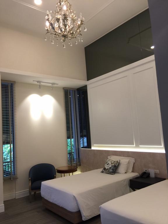 Courtyard room