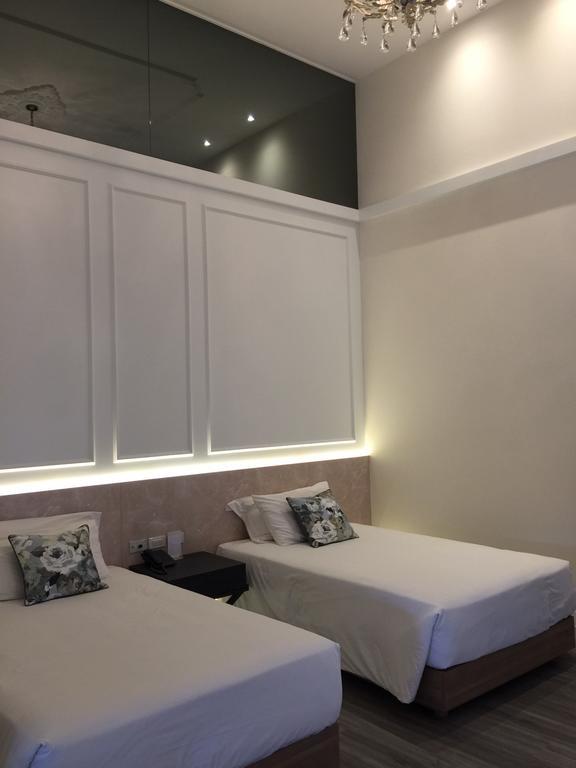 Courtyard room
