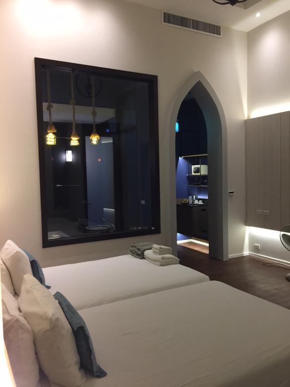 Courtyard room