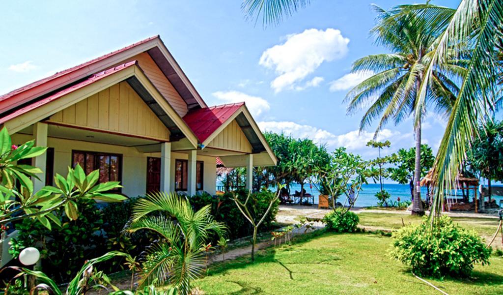 Bungalow with Beach Front,1035719077:JPEG