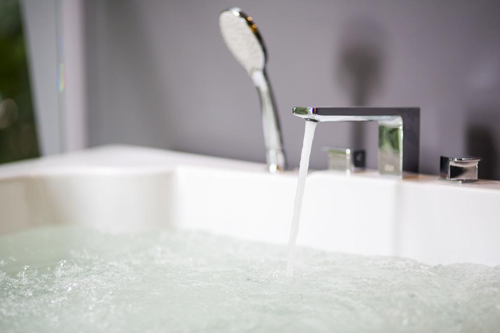 SIS-Double or Twin Spa Bath,1666055293:JPEG