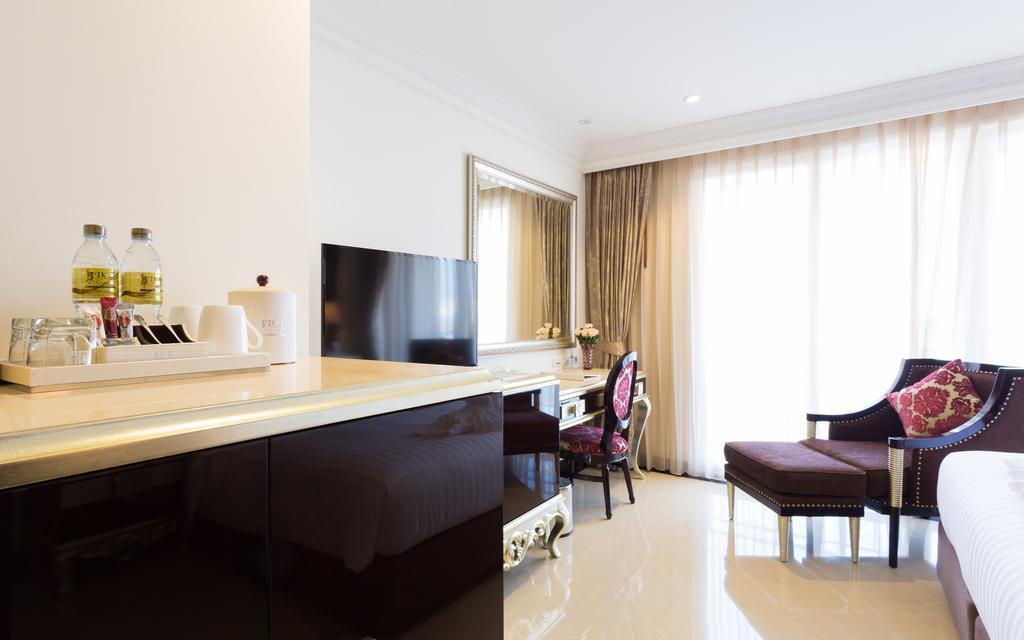 Deluxe King Room