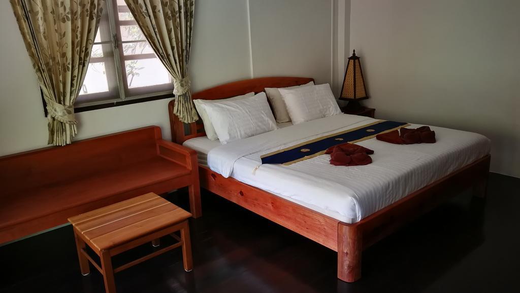 Superior Bungalow Garden View Double Bed