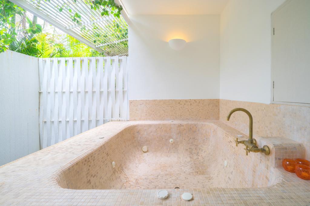 Luxury Suite Spa Bath