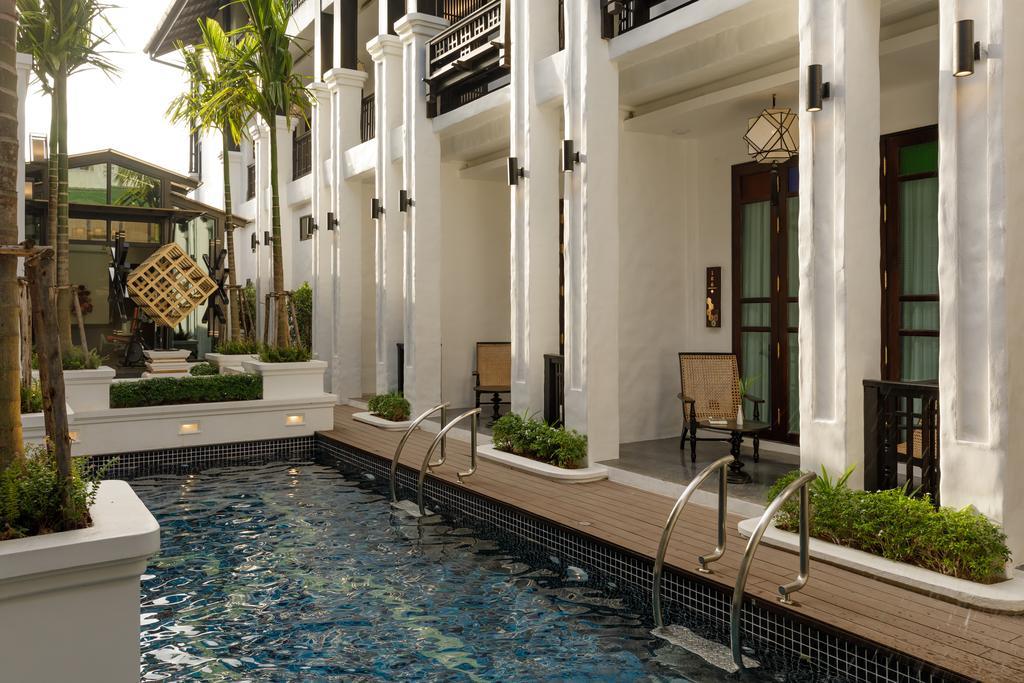 Deluxe Double or Twin Room Pool Access