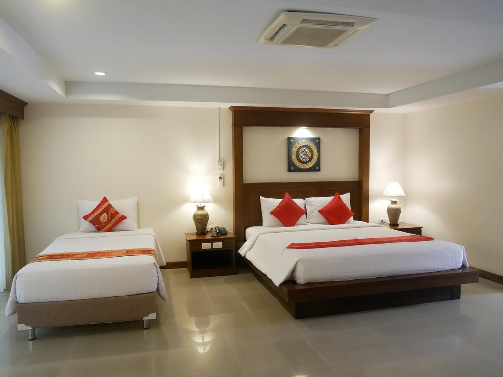 Triple Room Side Pool View