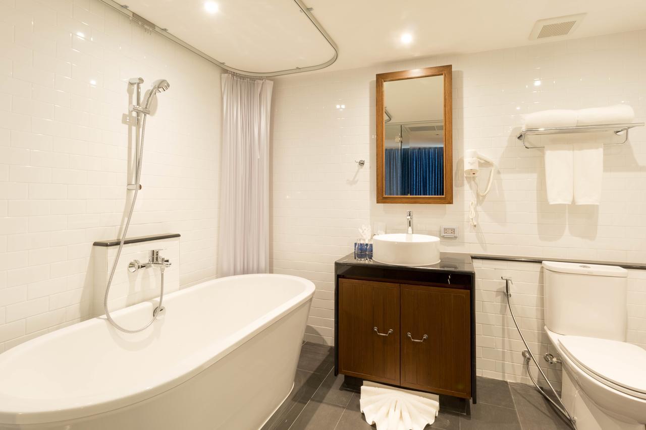 Suite,506773635:JPEG