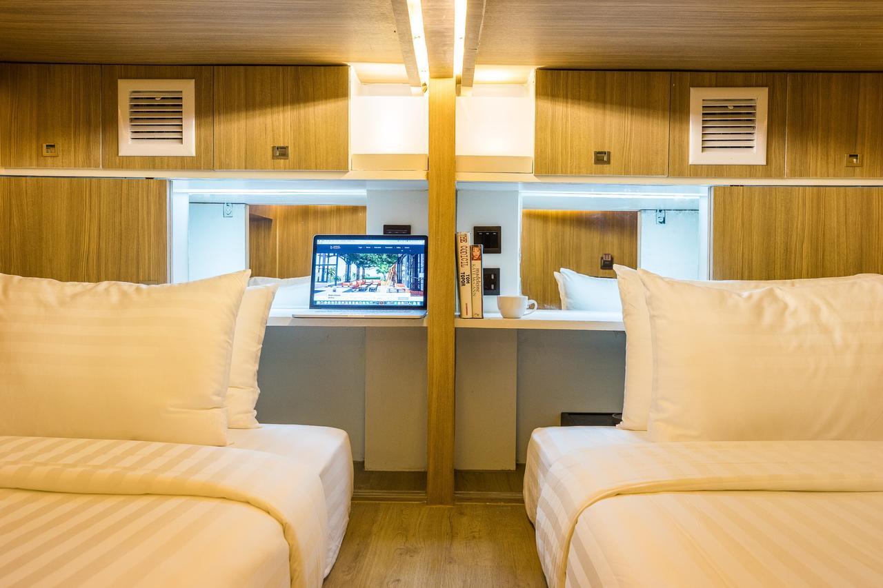 Twin Capsule Suite