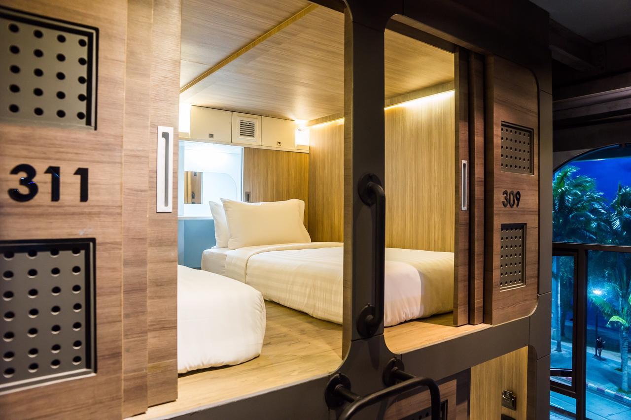 Twin Capsule Suite