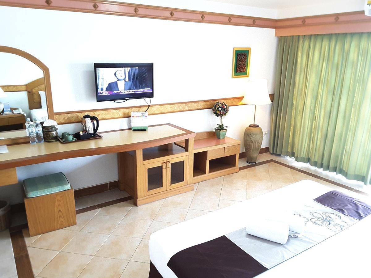 Deluxe Double or Twin Room