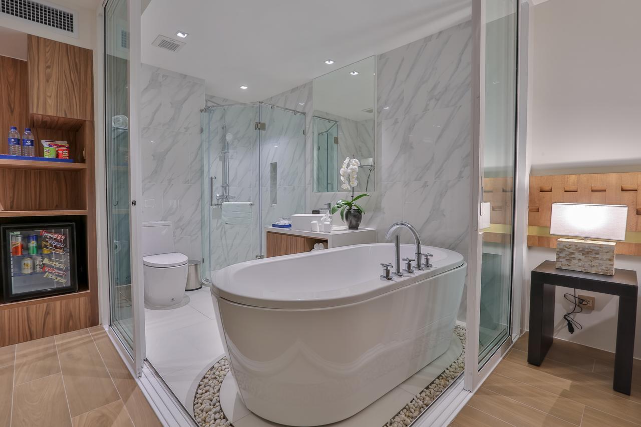 Duplex Suite Pool Access,957294319:JPEG