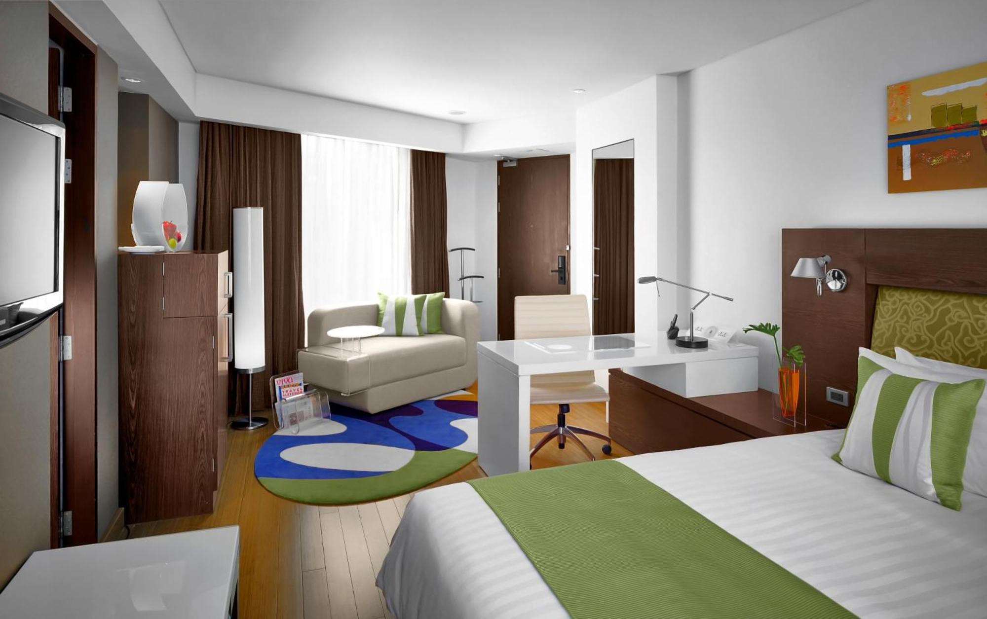 Deluxe Corner Room