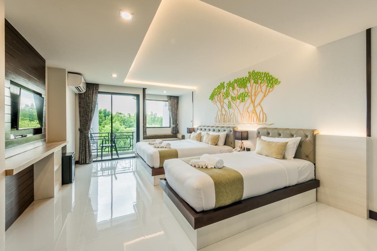Deluxe Triple Room Balcony