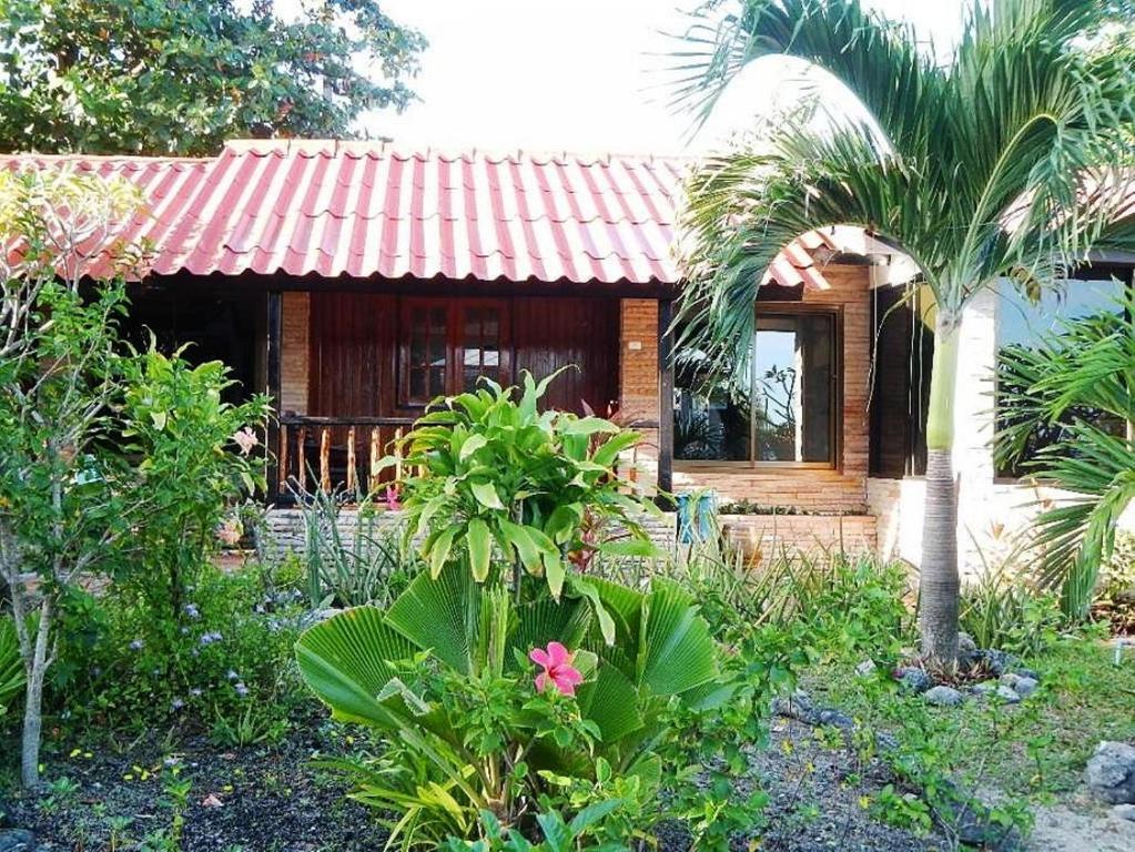 Superior Bungalow Beach Side