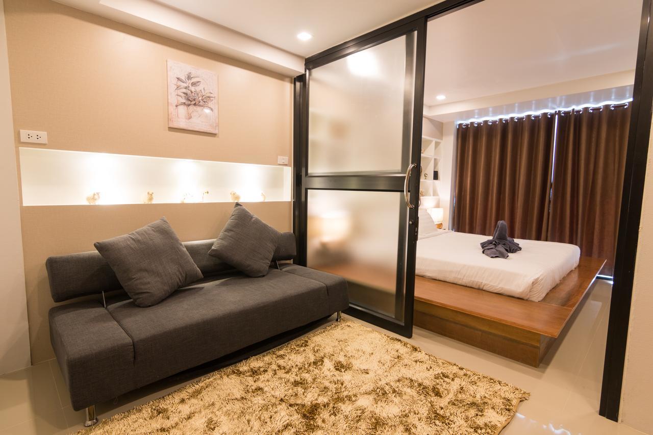 Studio with Sofa Bed