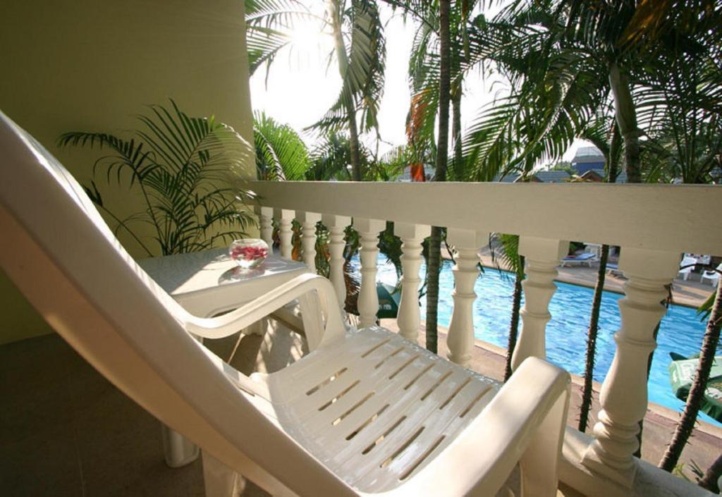 Deluxe Double Room with Pool View