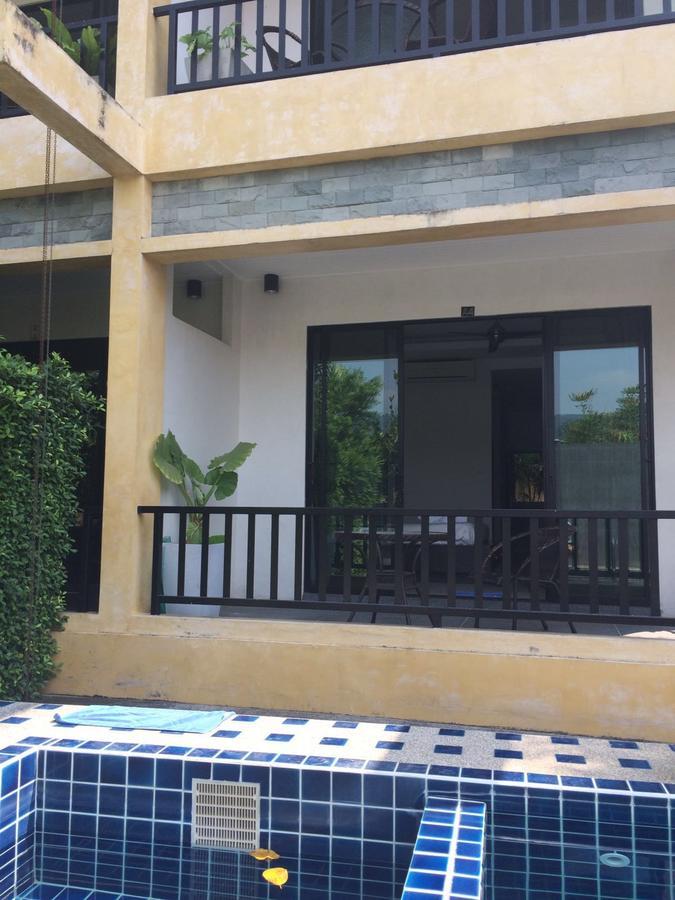Studio Balcony