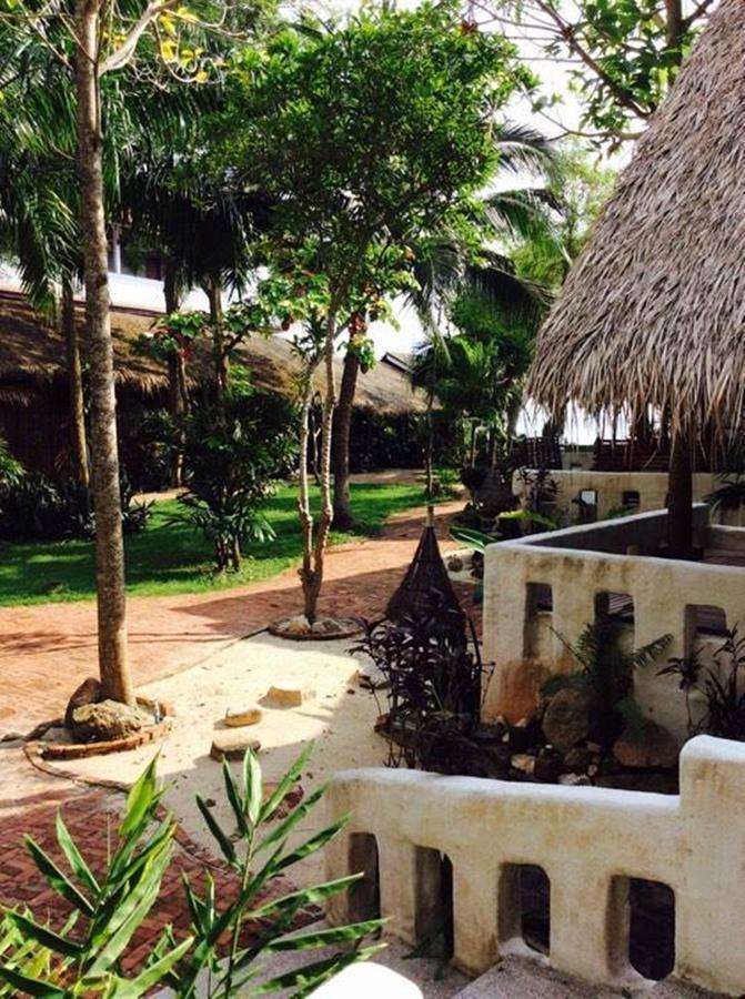 Bungalow Garden View