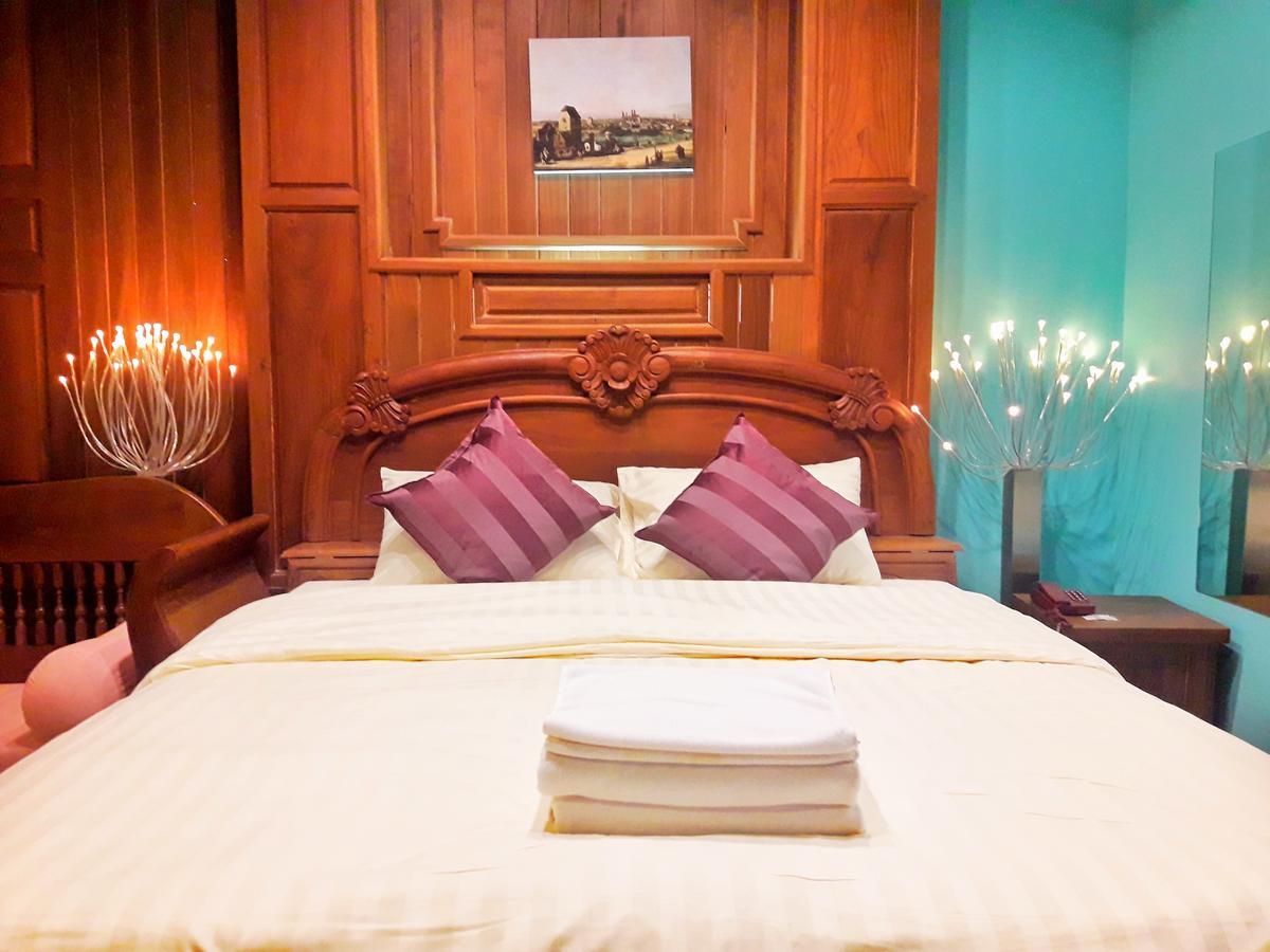 Deluxe Room,736706065:JPEG