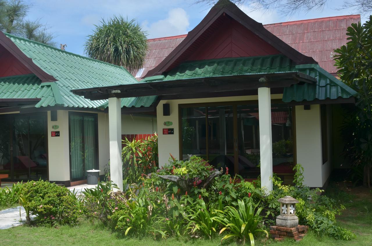 Deluxe Suite with Sea View,654411843:JPEG