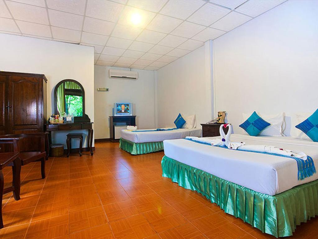 Superior Bungalow,304174396:JPEG