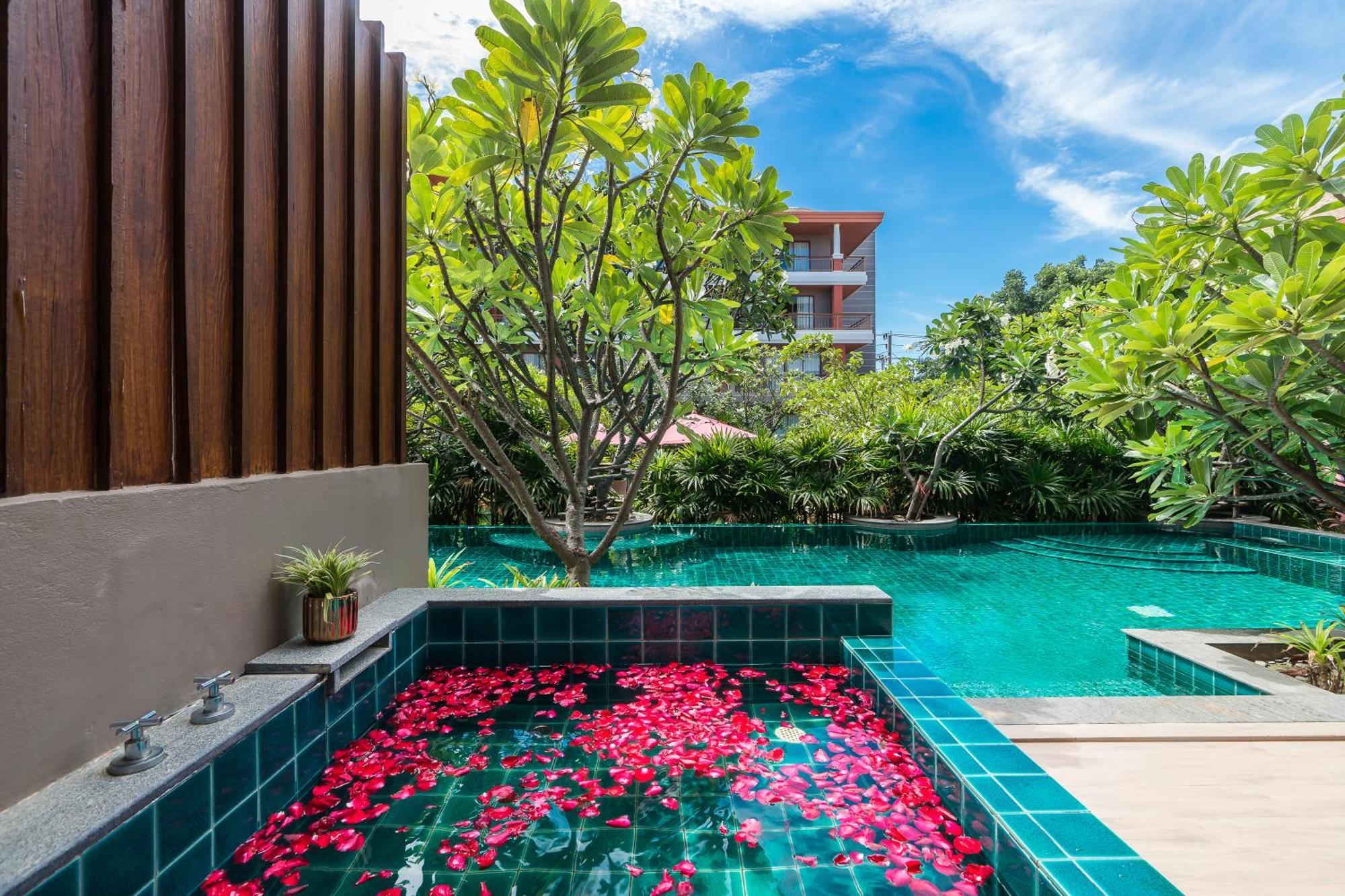 Premier Deluxe Unterkunft mit Whirlpool-Badewanne und Zugang zum Pool