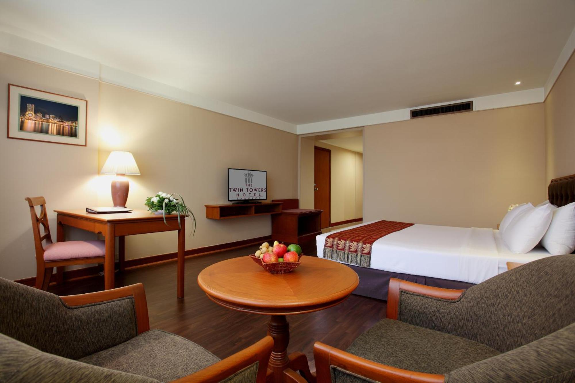 Family Room (4 Adults),727920907:JPEG