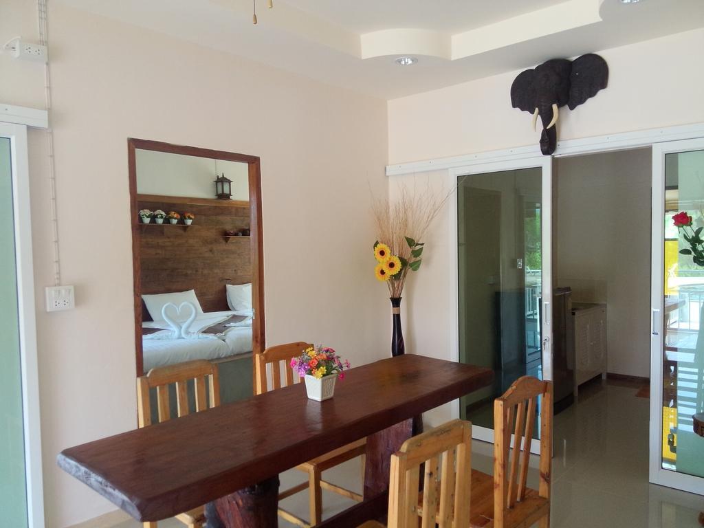Pool Villa 2 ( 8 Adults )