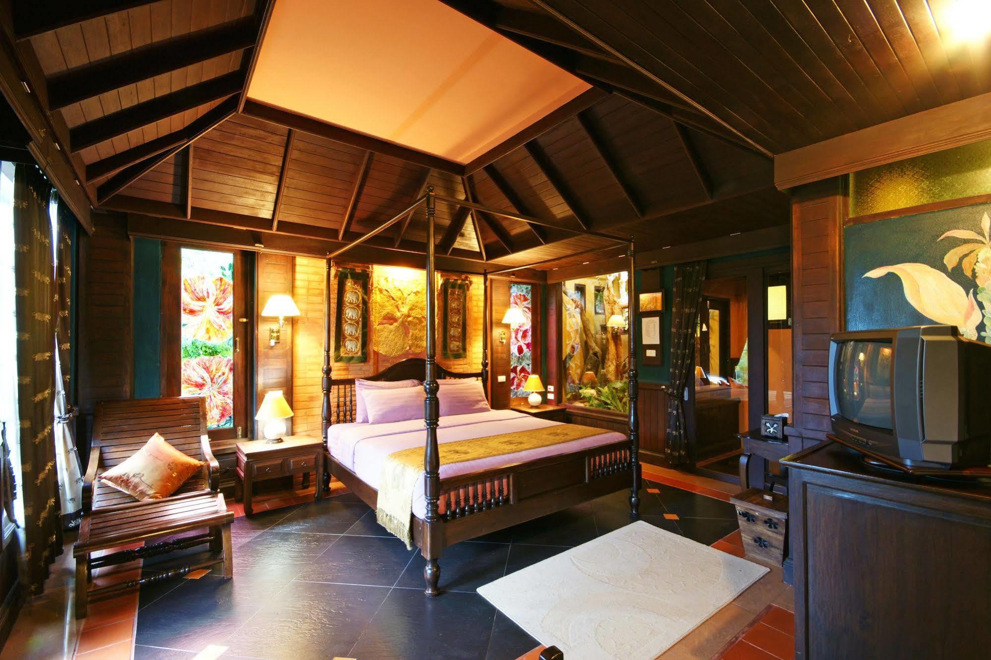 Queen Room Spa Bath