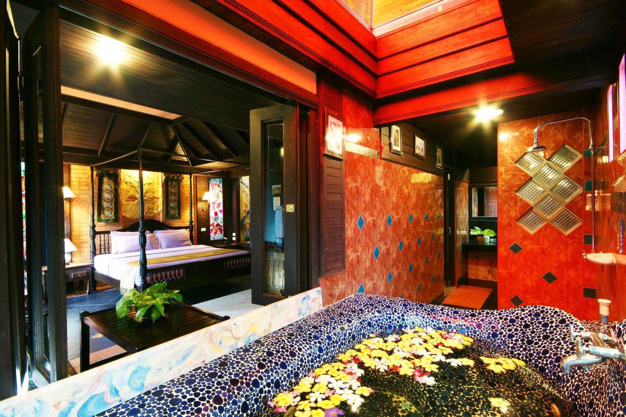 Queen Room Spa Bath