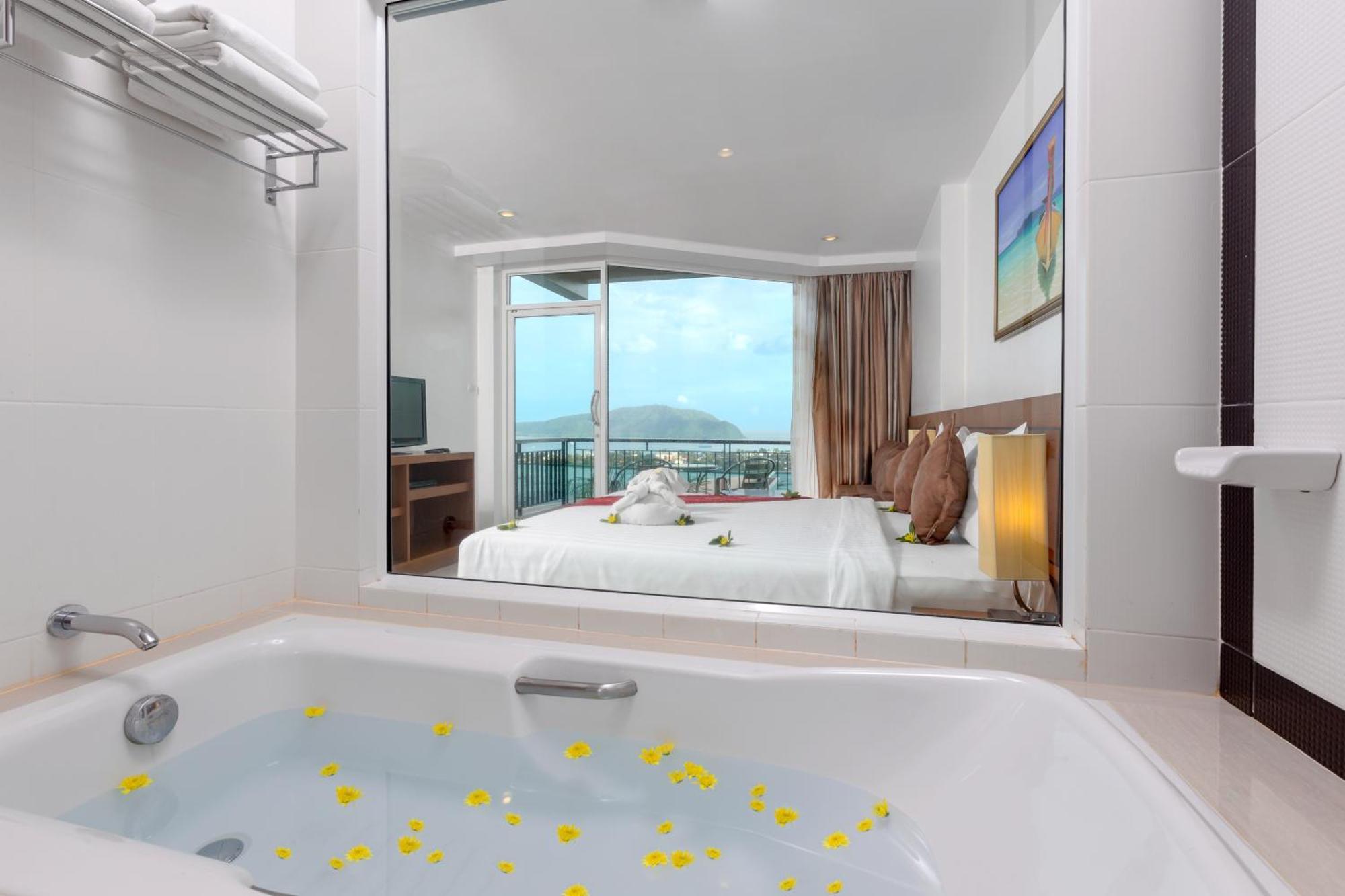 Grand Deluxe Double room with Sea View