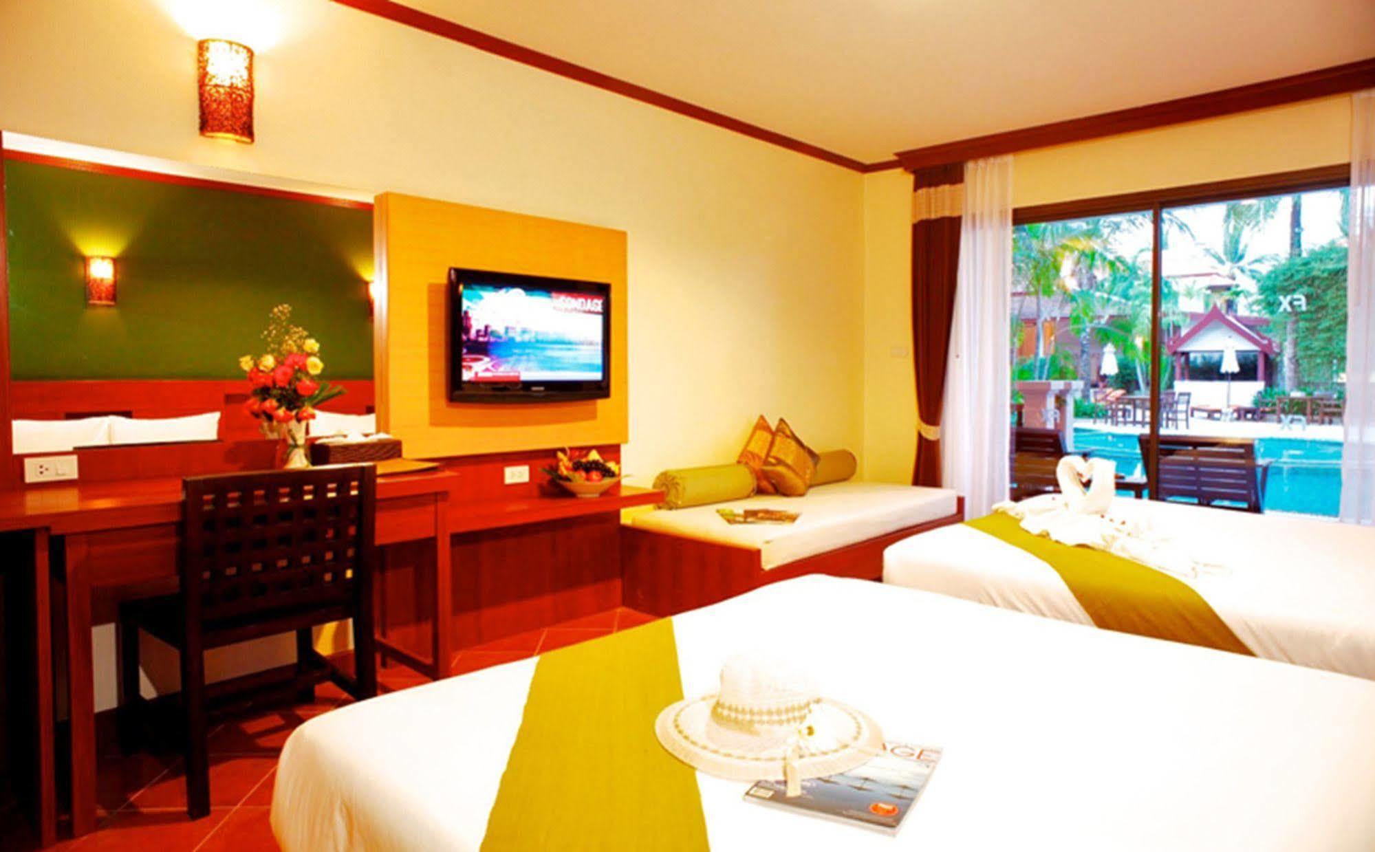 Deluxe Double Room Pool Access