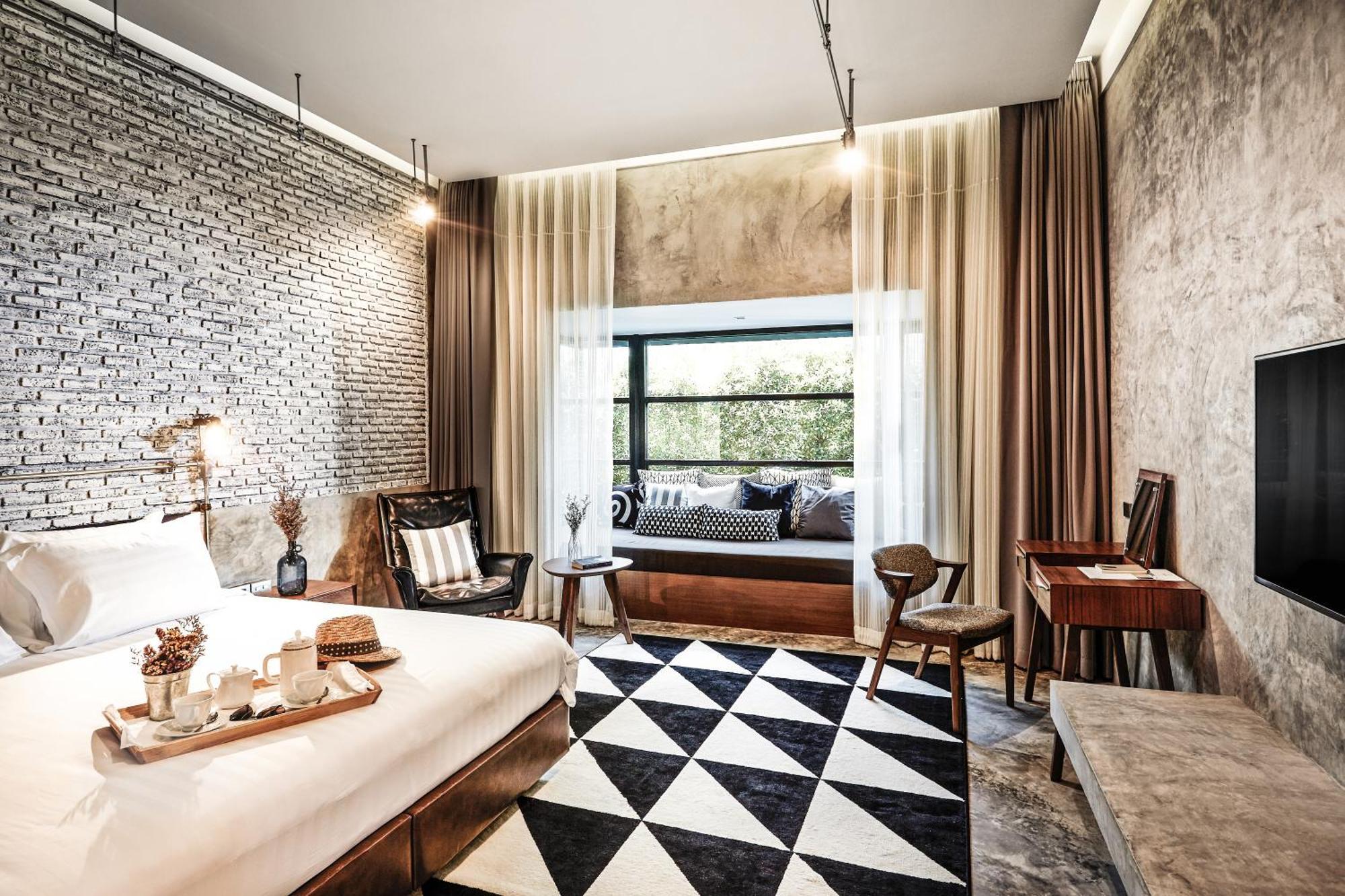 Deluxe King Room