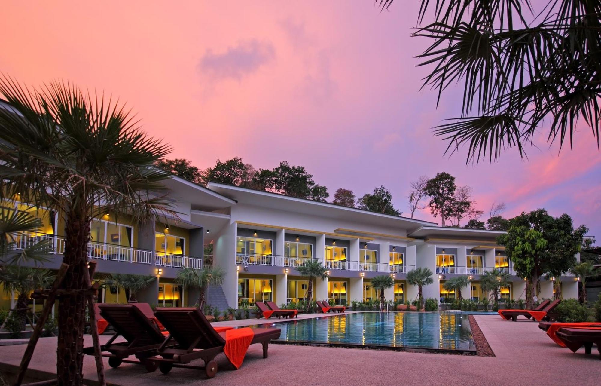 Twin Room Pool View