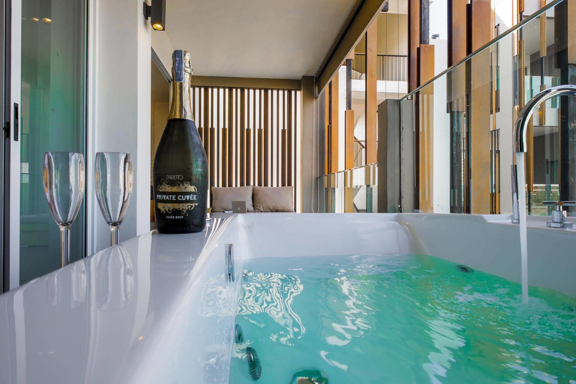 Jacuzzi Spa Suite