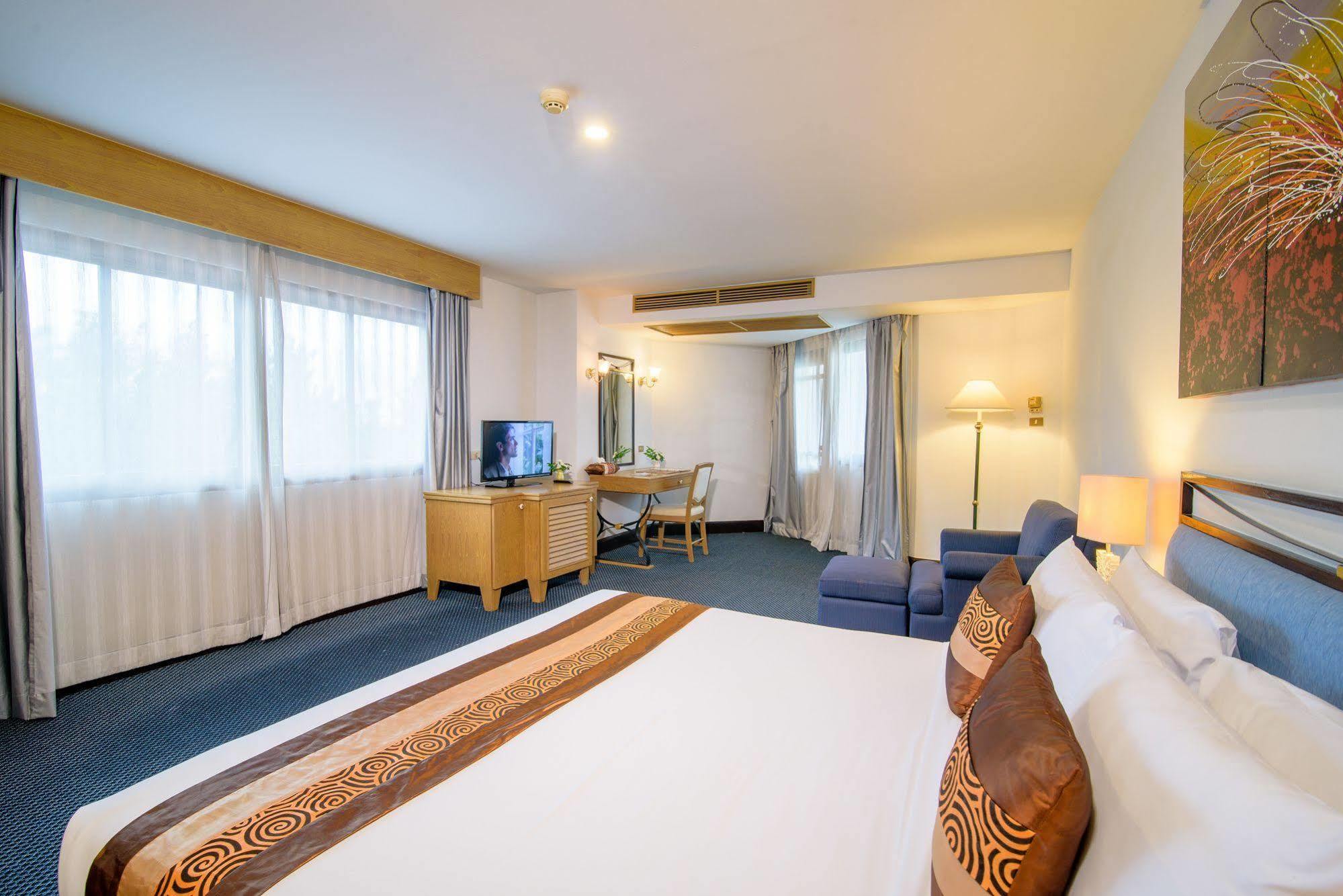 Suites Golden Two View