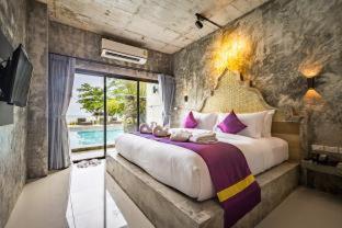 Deluxe Double or Twin Room with Sea View Pool Access,711386848:JPEG