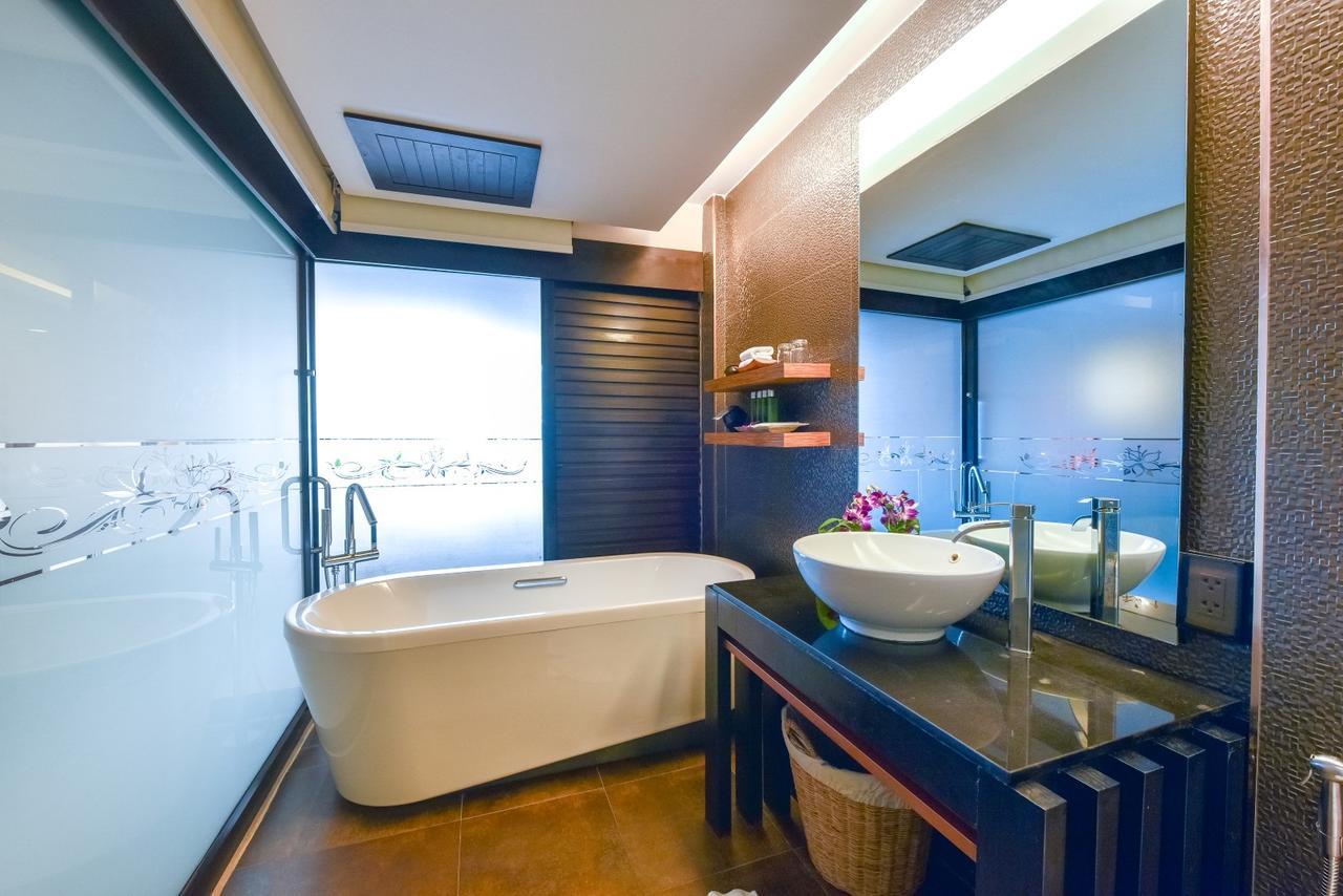 Deluxe Double or Twin Room with Sea View,720686278:JPEG